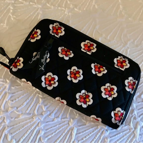 Vera Bradley Pirouette 3 Piece Set - Picture 10 of 16